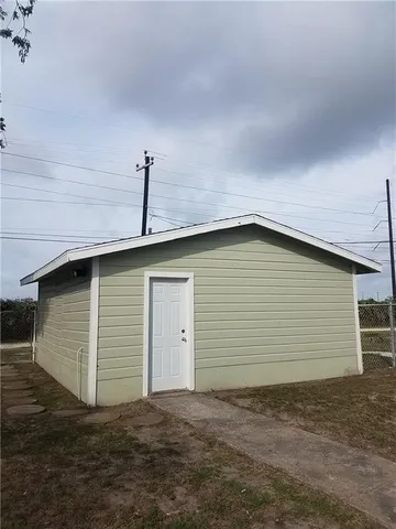 $1,600 | 2653 Oklahoma Avenue, Ingleside, TX 78362