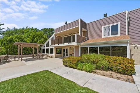 $515,000 | 19958 Avenue Of The Oaks, Newhall, CA 91321