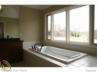 6972 Oakhurst Ridge Road Clarkston, MI 48348 - Photo 11 of 18 Master Bathroom