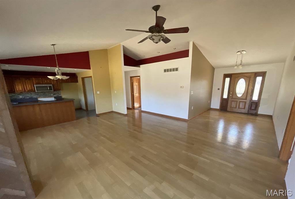 15225 Old State Road Carlyle, IL 62231 - Photo 7 of 28