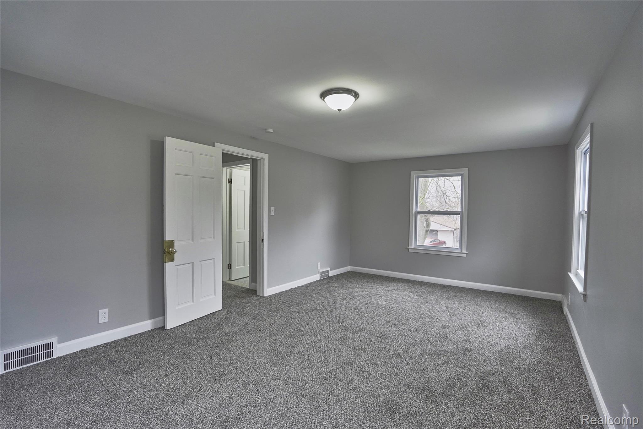106 Ogemaw Road Pontiac, MI 48341 - Photo 44 of 49 Huge master bedroom