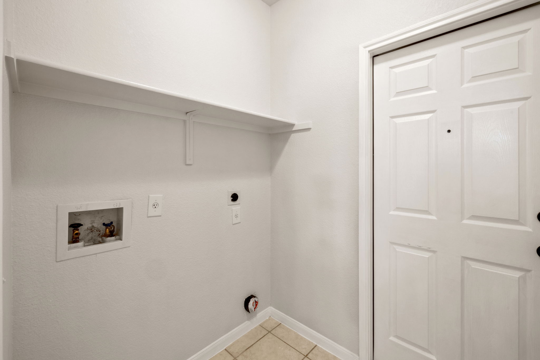 2732 Cascade Falls Drive Austin, TX 78738 - Photo 21 of 40 a view of an empty room