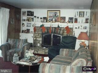 2120 Valley Road Huntingdon Valley, PA 19006 - Photo 2 of 6