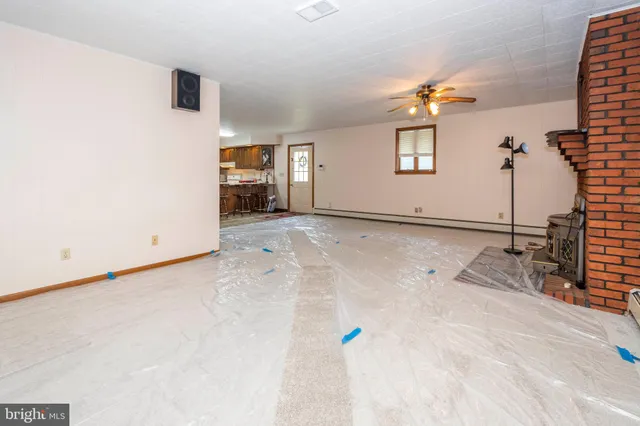 a view of a storage & utility room