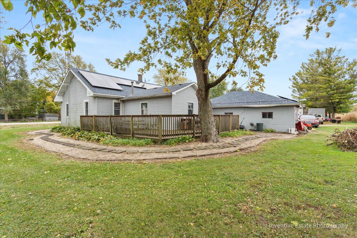 30736 South Symerton Road Wilmington, IL 60481 - Photo 16 of 25 a view of a house with swimming pool and a big yard