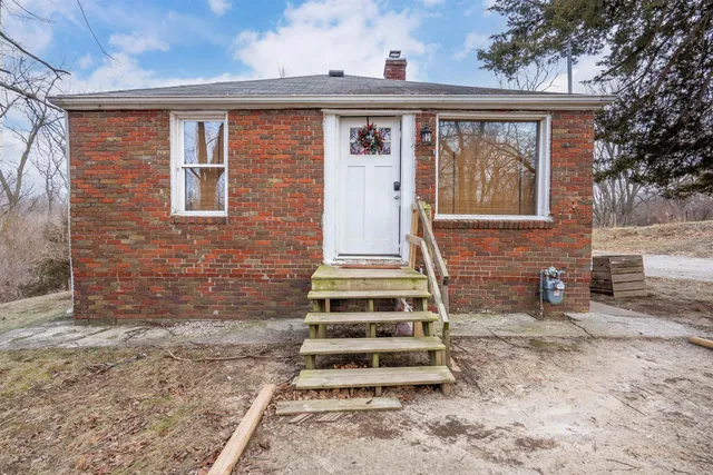 $100,000 | 1 Blue Grass Court, Davenport, IA 52802