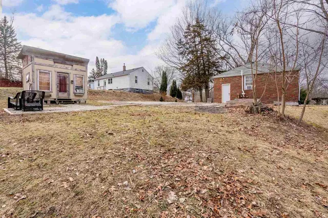 $100,000 | 1 Blue Grass Court, Davenport, IA 52802