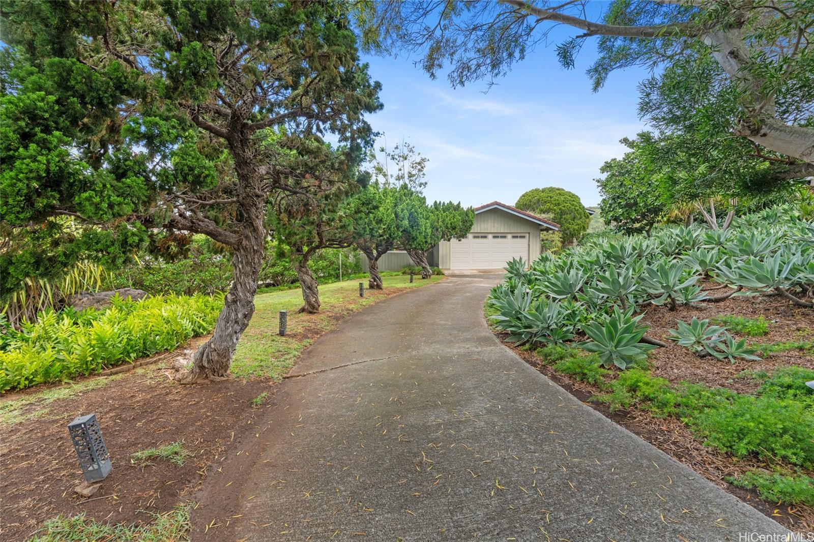 1708 Kumakani Loop Honolulu, HI 96821 - Photo 20 of 25