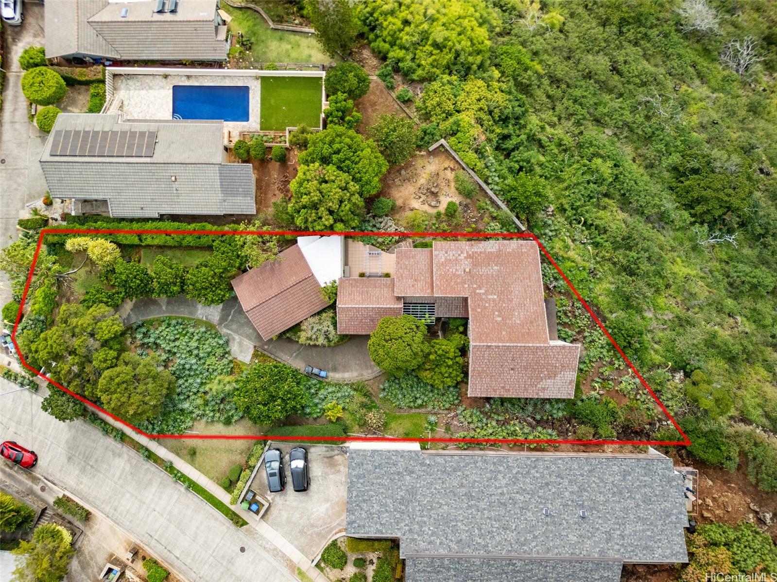 1708 Kumakani Loop Honolulu, HI 96821 - Photo 22 of 25