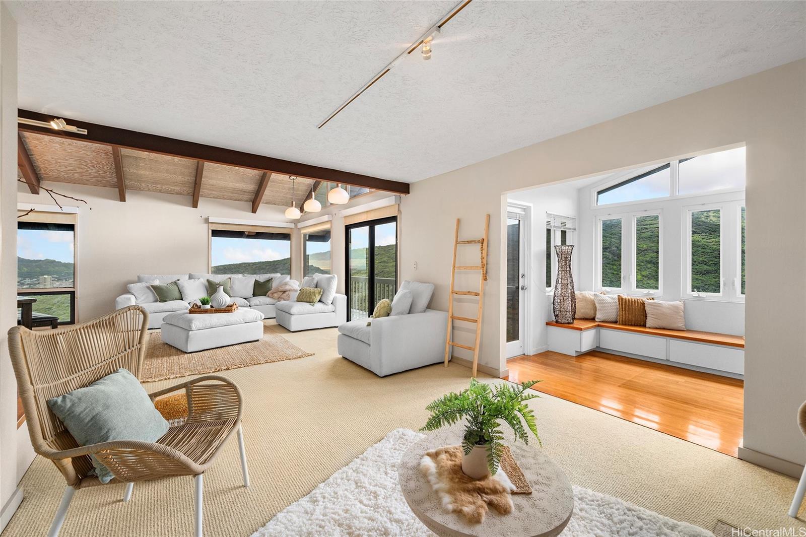 1708 Kumakani Loop Honolulu, HI 96821 - Photo 3 of 25