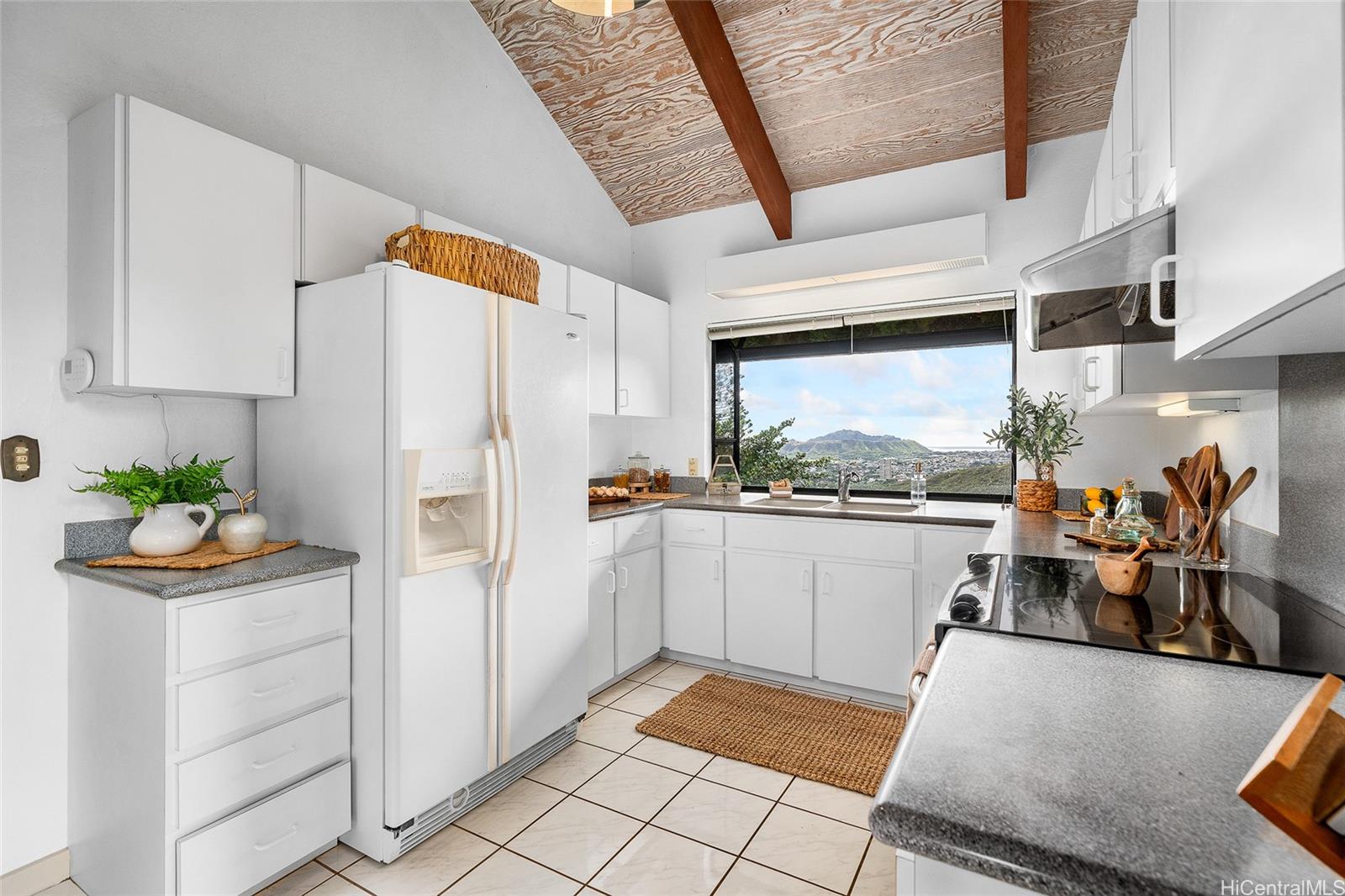 1708 Kumakani Loop Honolulu, HI 96821 - Photo 9 of 25