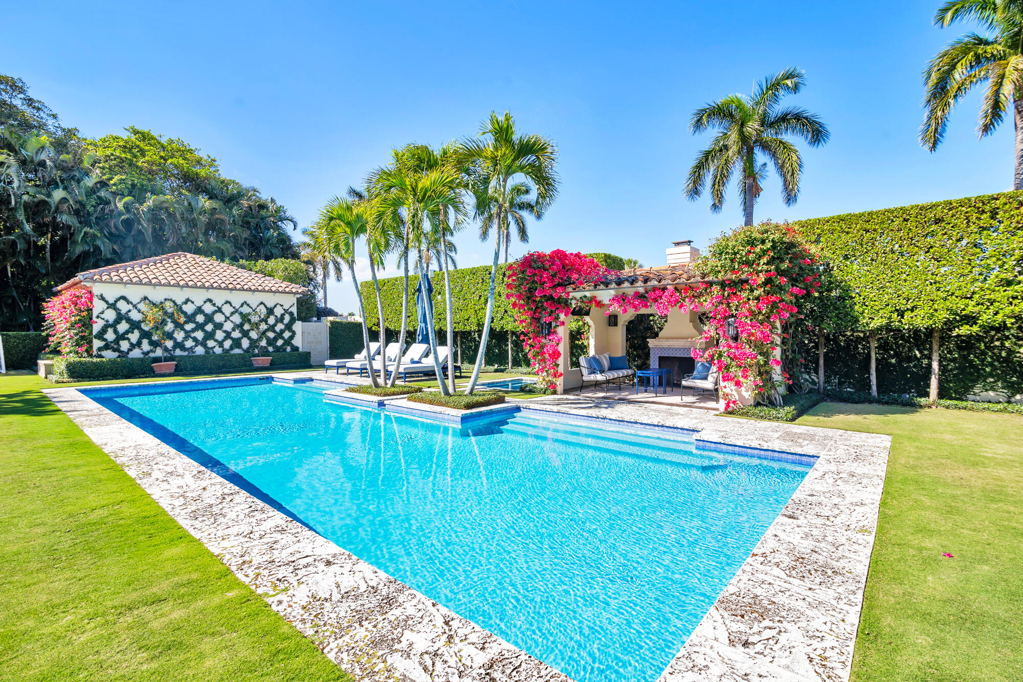 237 El Bravo Way Palm Beach, FL 33480 - Photo 25 of 40 low-39