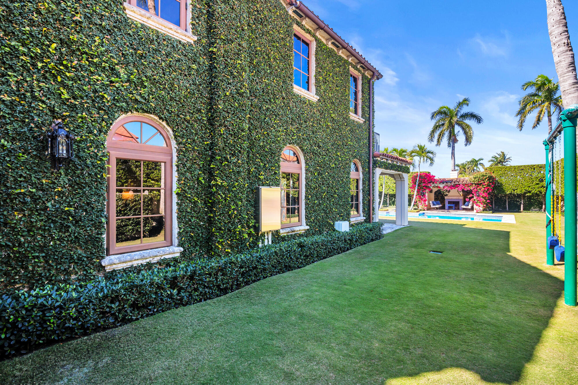 237 El Bravo Way Palm Beach, FL 33480 - Photo 32 of 40 low-52