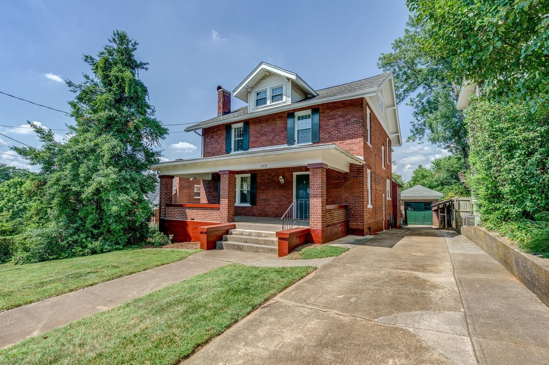 2337 Carter Road Southwest Roanoke, VA 24015 - Photo 7 of 47 003-320494-2337 Carter Road Southwest 03