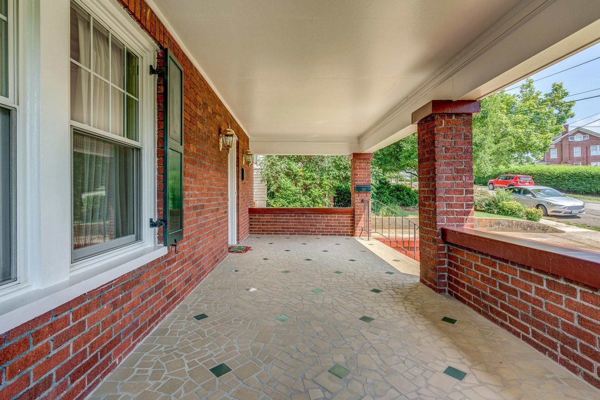 2337 Carter Road Southwest Roanoke, VA 24015 - Photo 8 of 47 004-320494-2337 Carter Road Southwest 04
