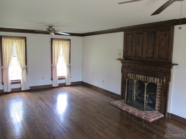 4172 Range Road Mechanicsville, VA 23111 - Photo 10 of 18 LIVING ROOM - FIREPLACE WITH CUSTOM MANTLE