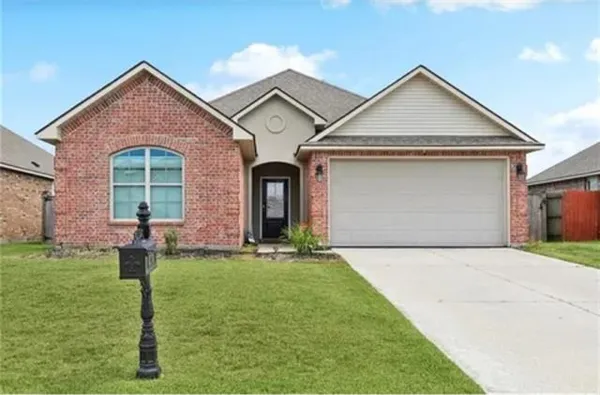 $2,250 | 140 East Lake Court, Slidell, LA 70461