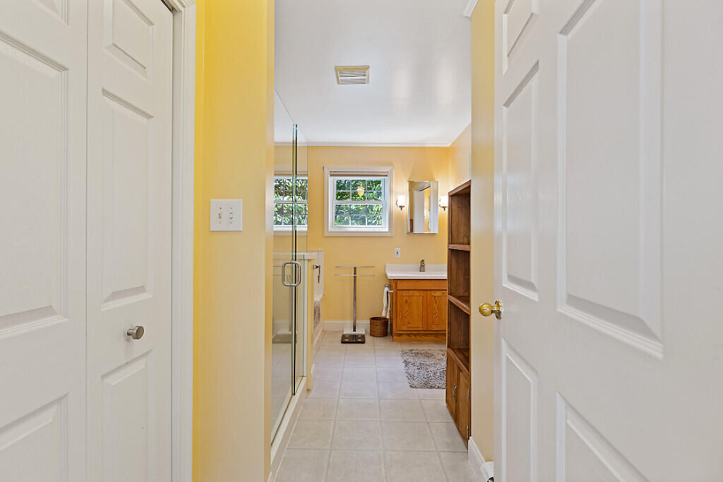 25 Powell Road Cumberland, ME 04110 - Photo 21 of 71 24_BP5A0072_DxO_mls