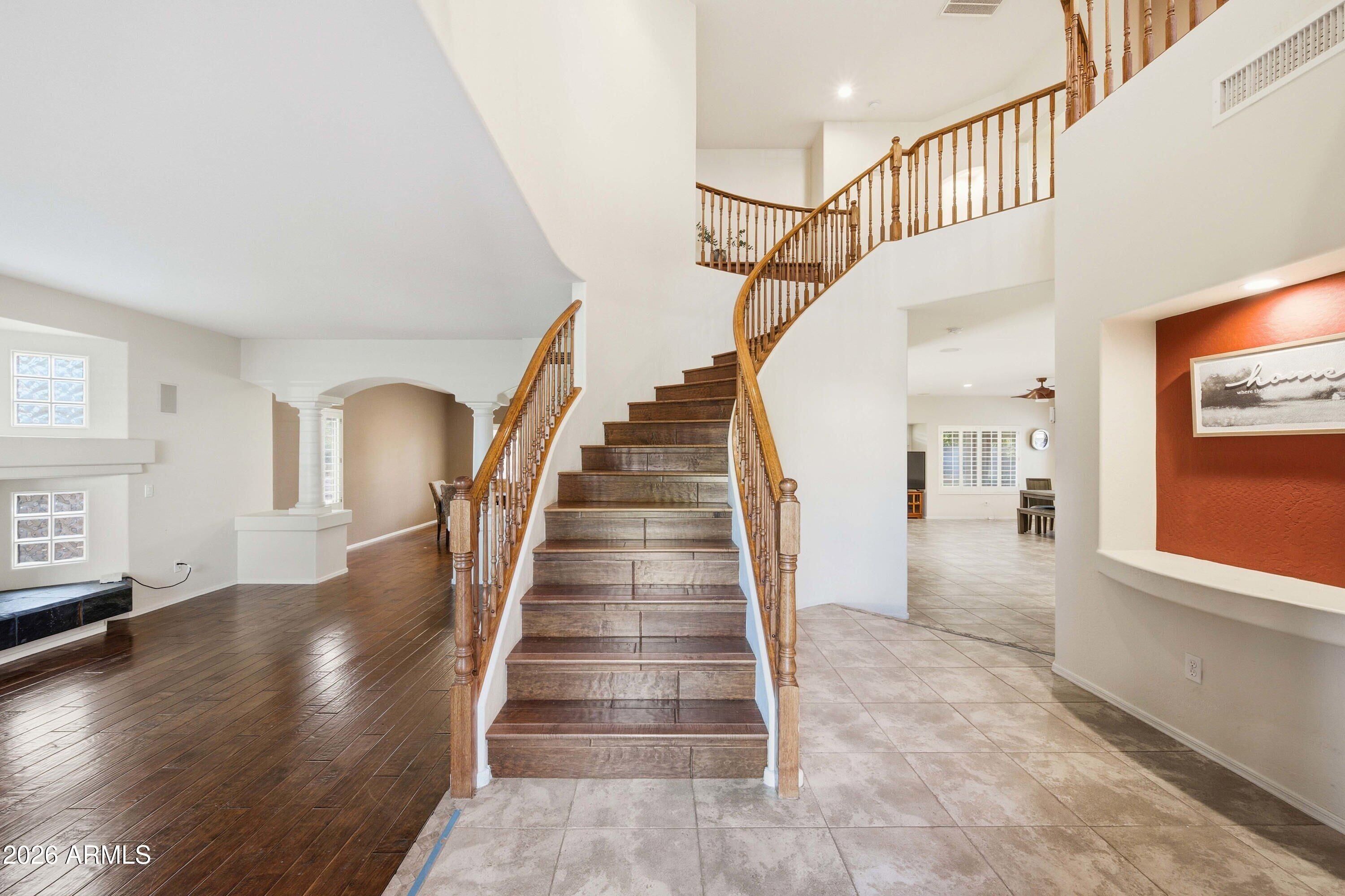 9741 West Black Hill Road Peoria, AZ 85383 - Photo 3 of 43 3-ENTRY