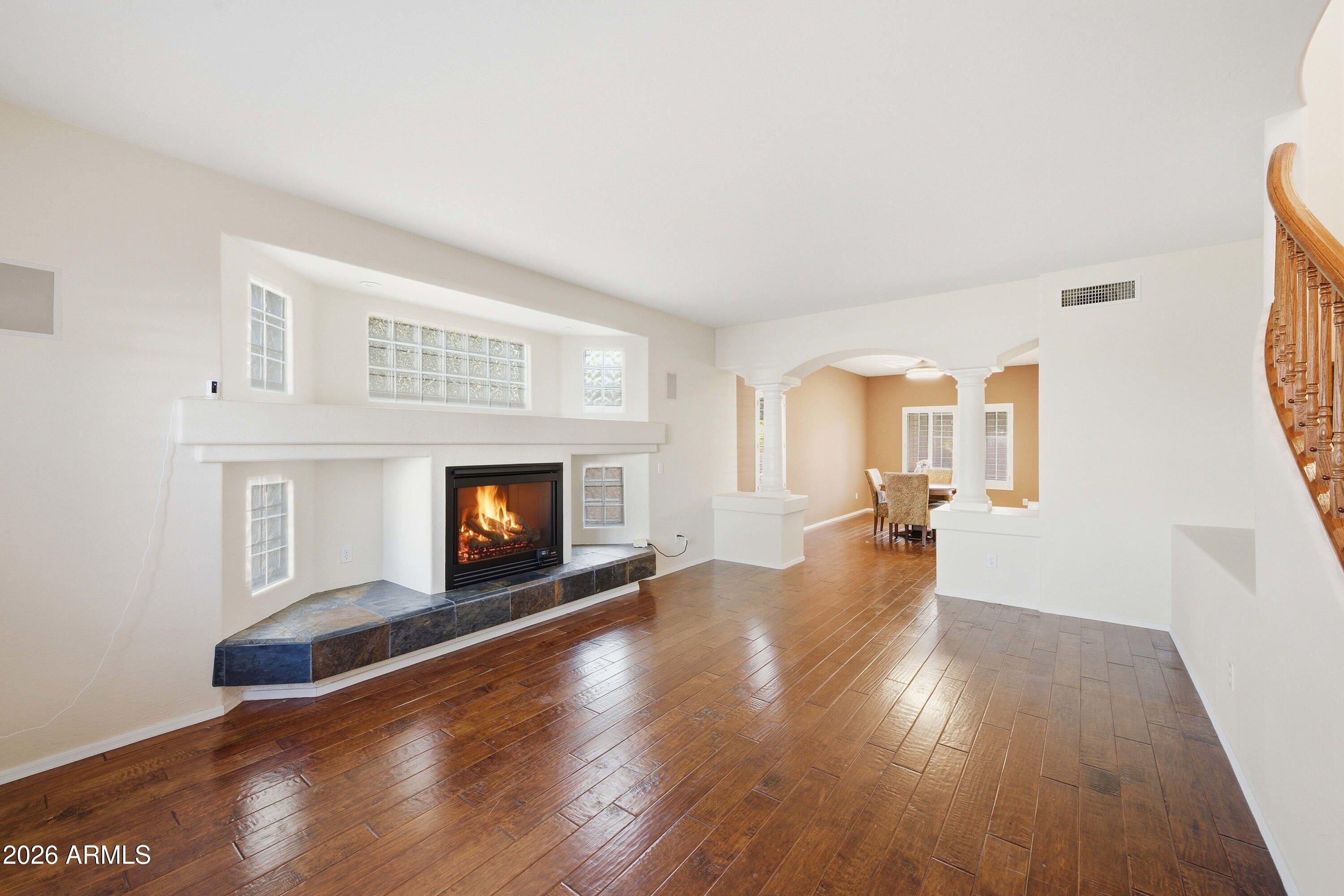 9741 West Black Hill Road Peoria, AZ 85383 - Photo 4 of 43 4-LIVINGROOM