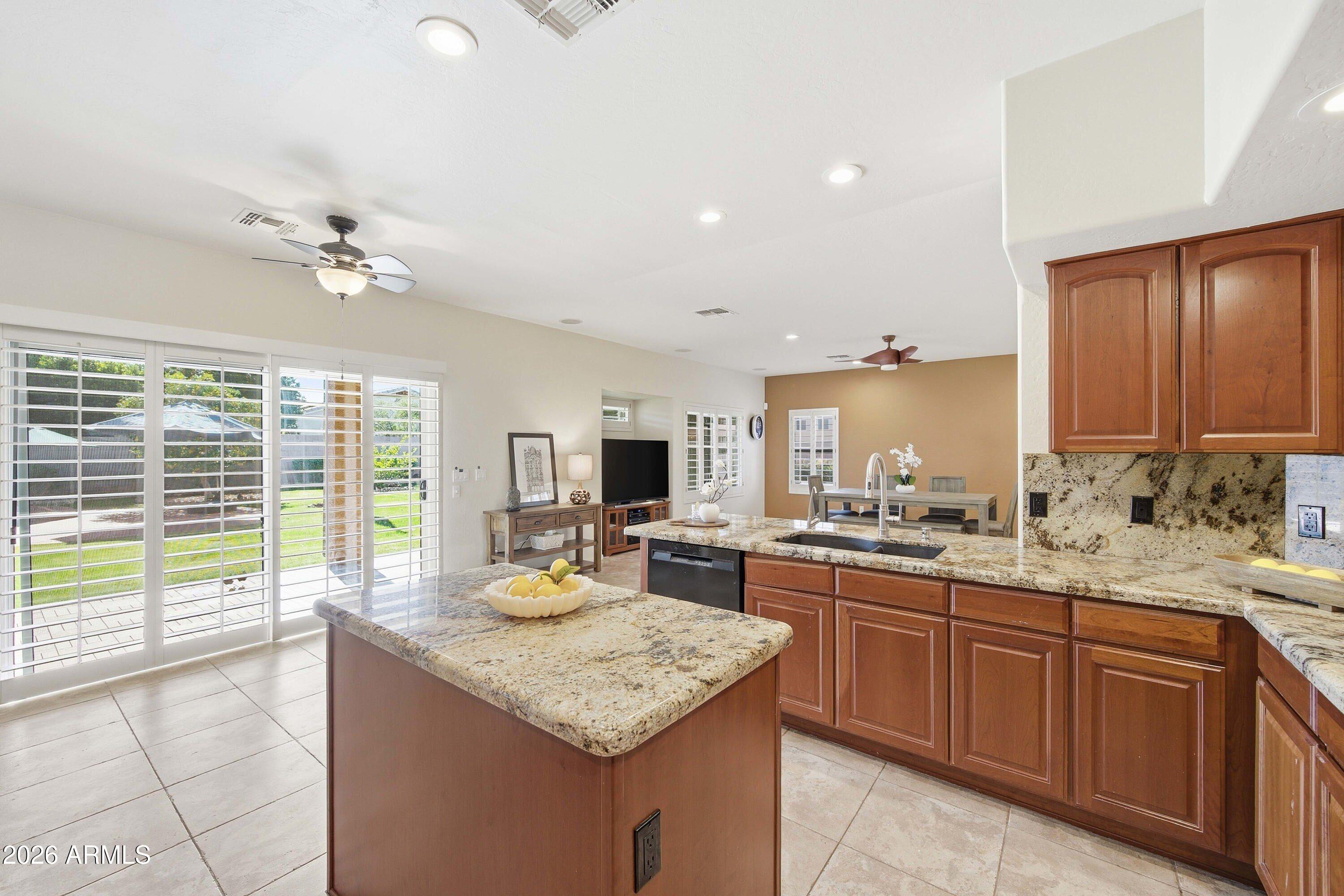 9741 West Black Hill Road Peoria, AZ 85383 - Photo 6 of 43 6