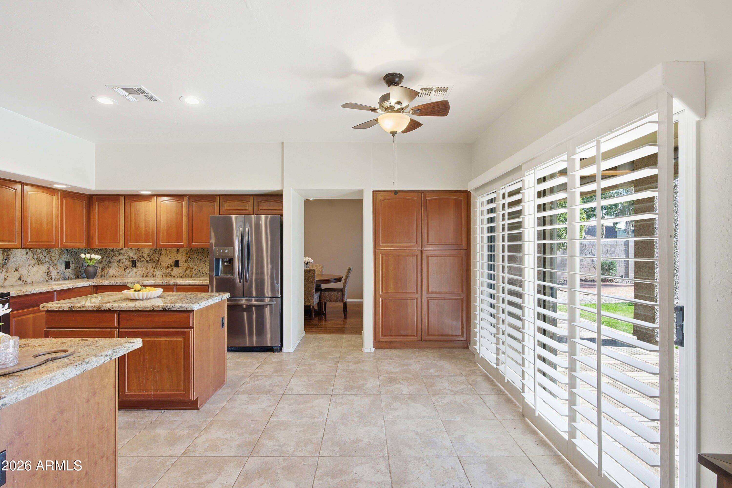 9741 West Black Hill Road Peoria, AZ 85383 - Photo 9 of 43 9