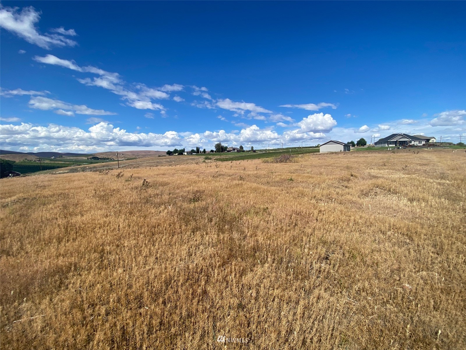 0 Lombard Loop Road Zillah, WA 98953 - Photo 4 of 6 a view of an ocean