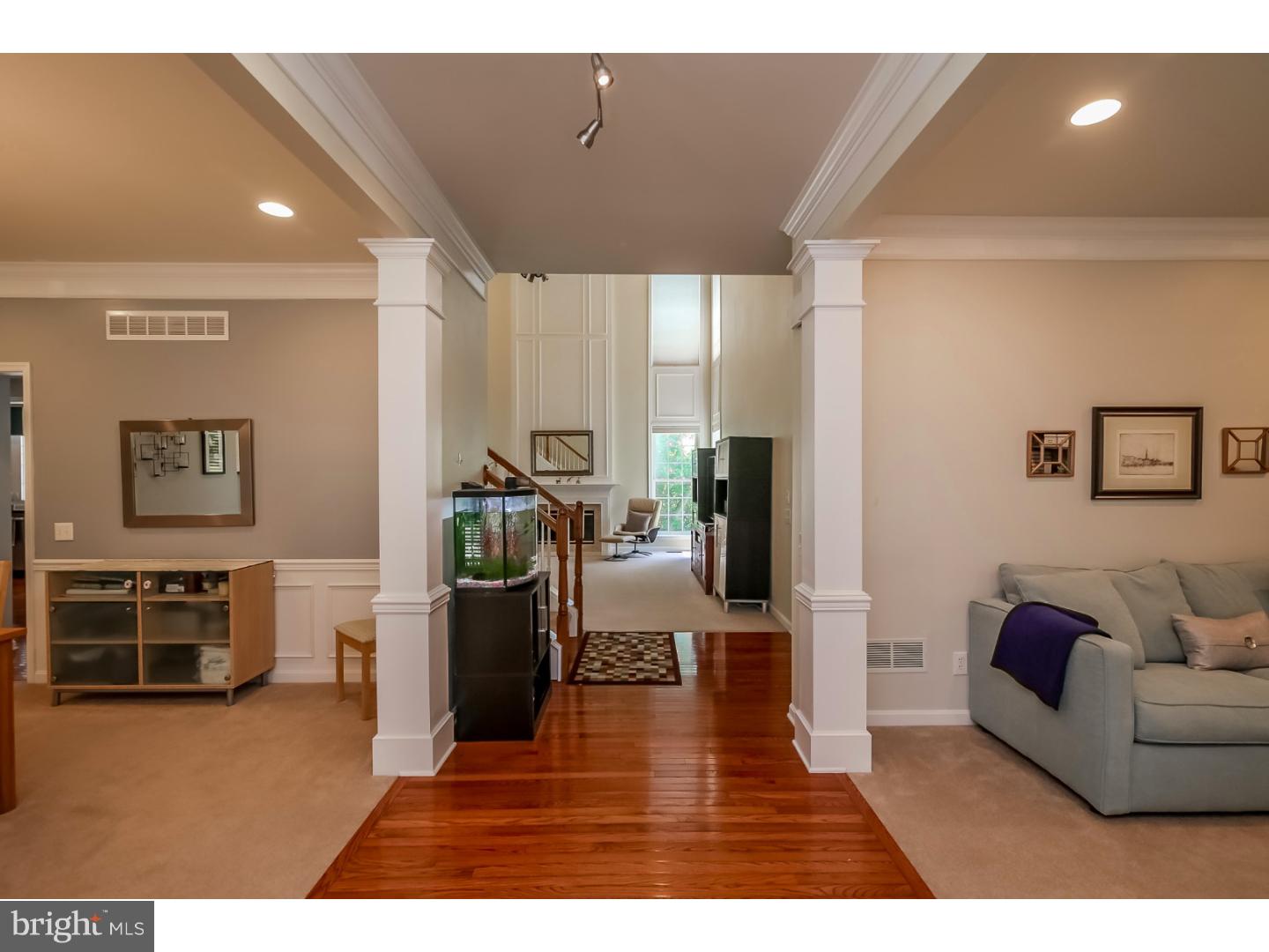 33 Knickerbocker Lane Malvern, PA 19355 - Photo 3 of 25 Foyer