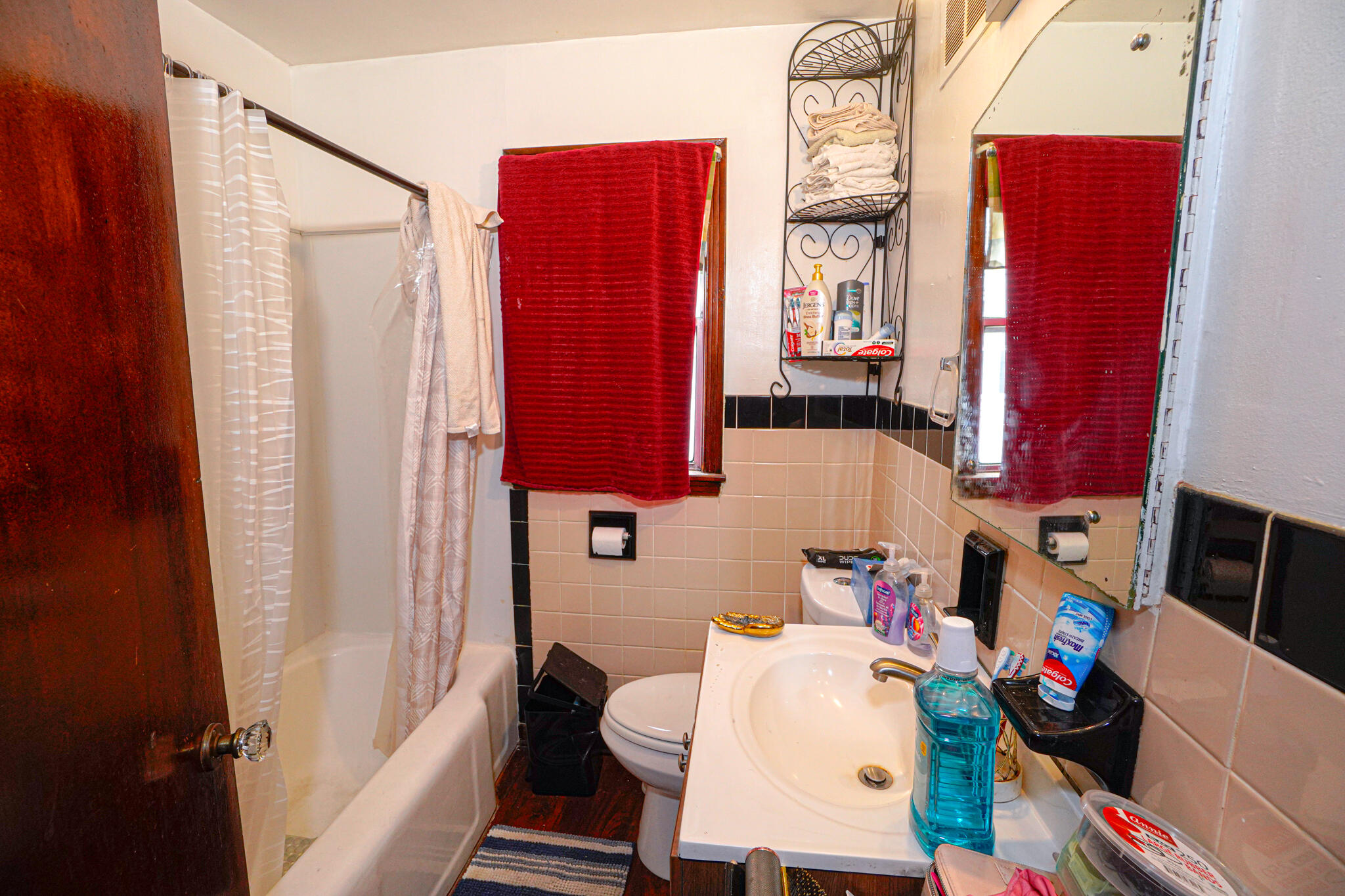 5227 North 60th Street Milwaukee, WI 53218 - Photo 13 of 23 Unit 2 bath room