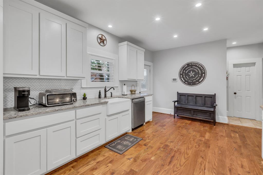 701 Johnson Street Terrell, TX 75160 - Photo 4 of 33 Completely remodeled kitchen 2018