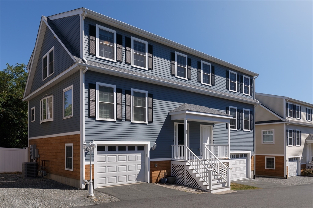 11 Elbridge Lane, Unit 11 Marblehead, MA 01945 - Photo 2 of 14