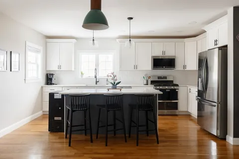 $719,000 | 11 Elbridge Lane, Unit 11, Marblehead, MA 01945