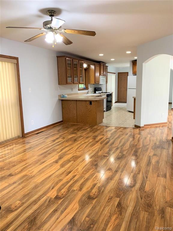 1333 Butler Boulevard Howell, MI 48843 - Photo 4 of 18