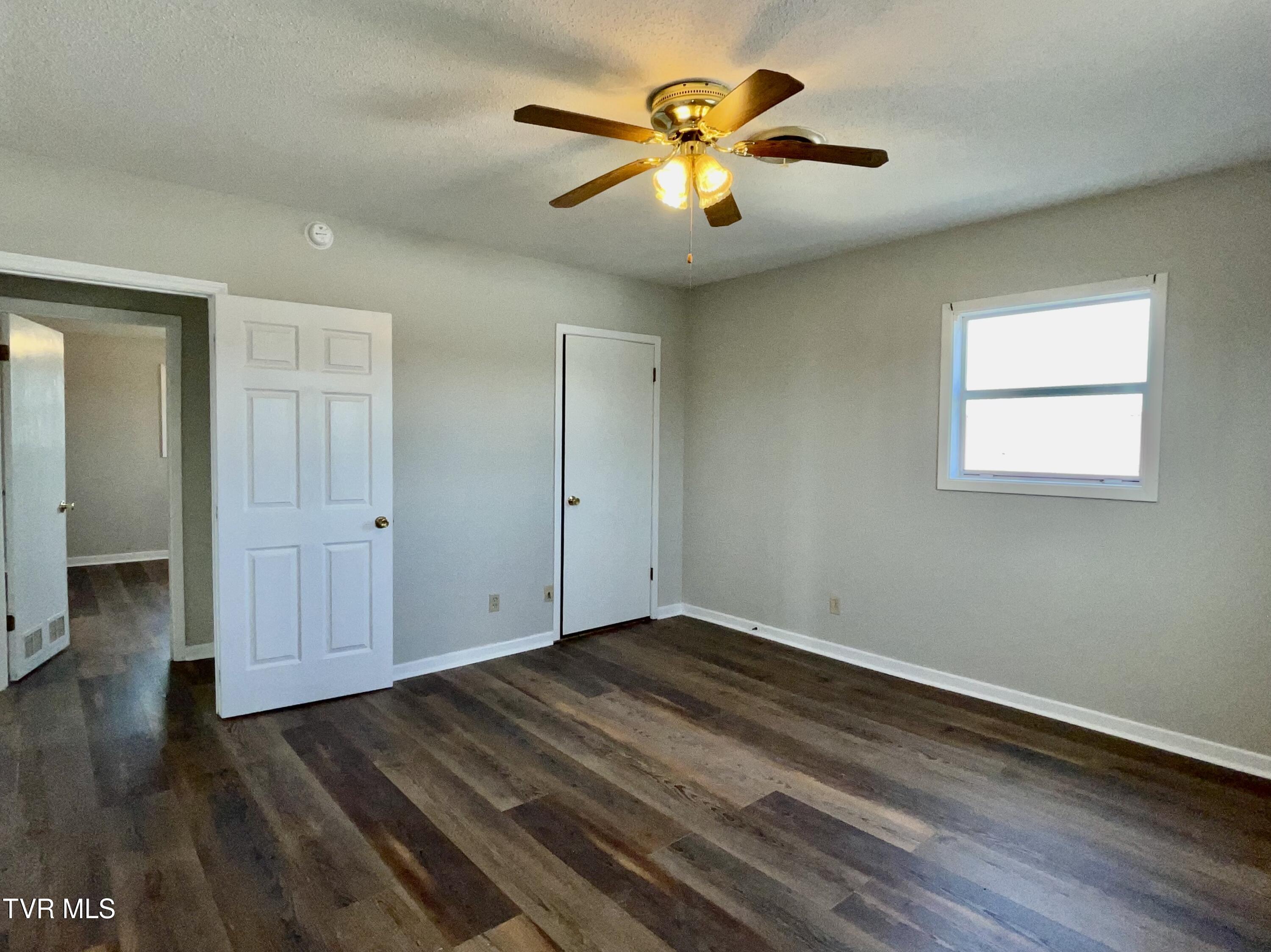 311 Lark Street, Unit B Bristol, TN 37620 - Photo 11 of 21 IMG_E6168