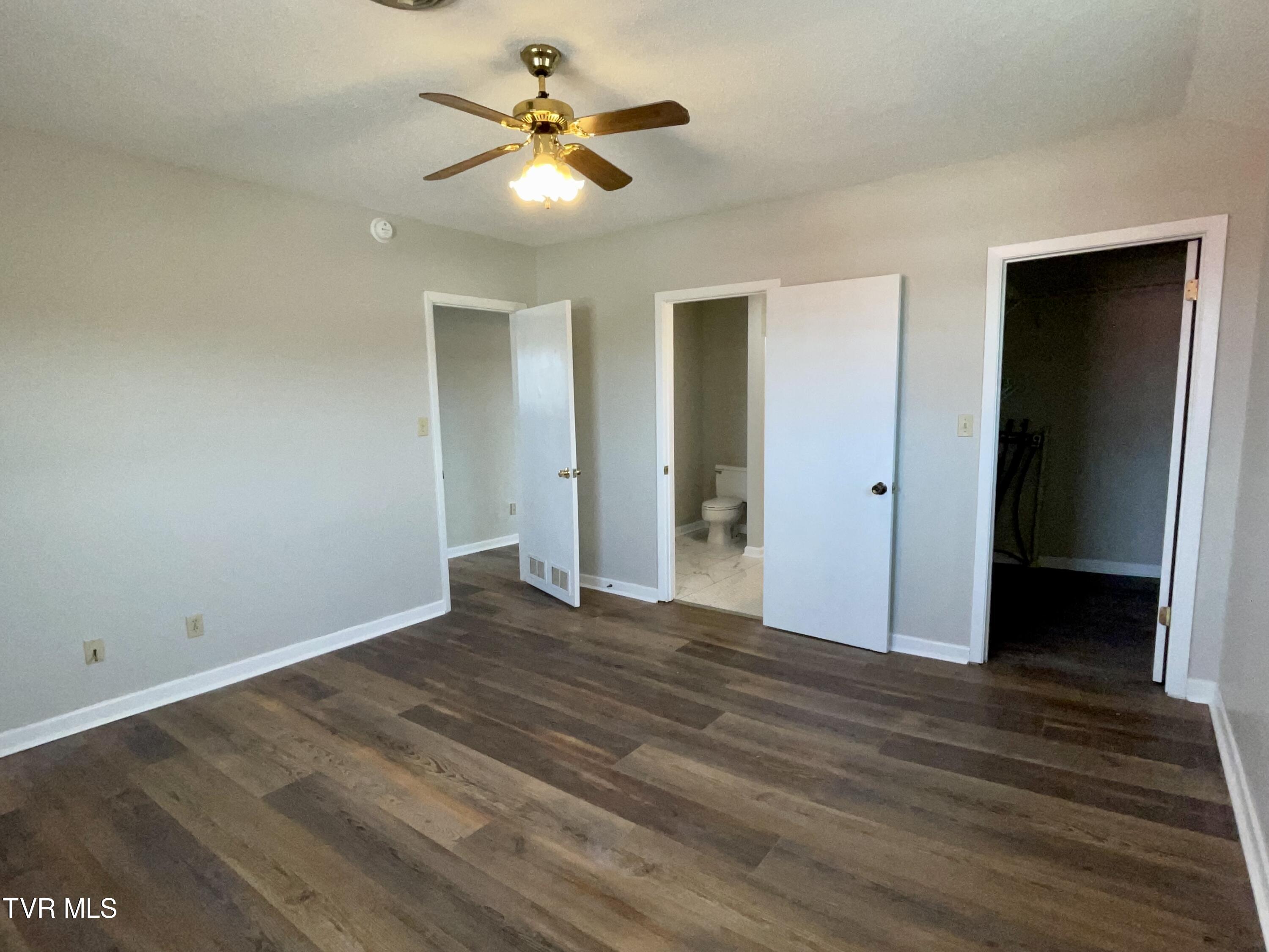 311 Lark Street, Unit B Bristol, TN 37620 - Photo 14 of 21 IMG_E6160