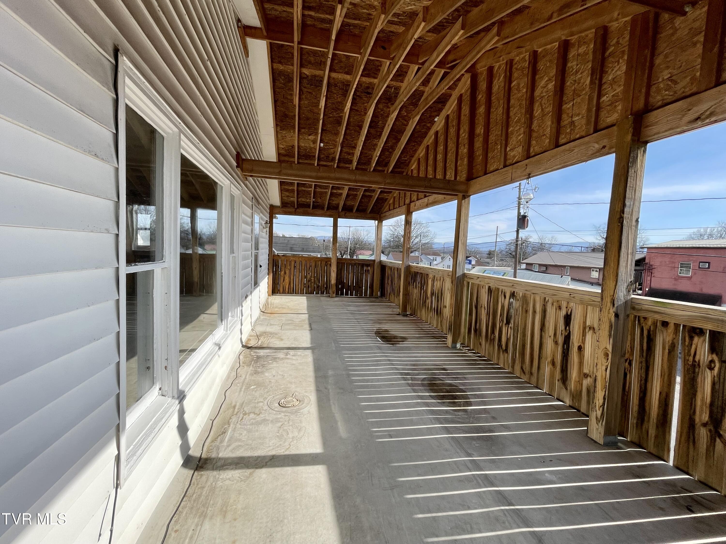 311 Lark Street, Unit B Bristol, TN 37620 - Photo 21 of 21 IMG_E6176