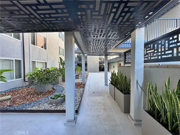 $4,500 | 230 South Catalina Avenue, Unit 108, Redondo Beach, CA 90277