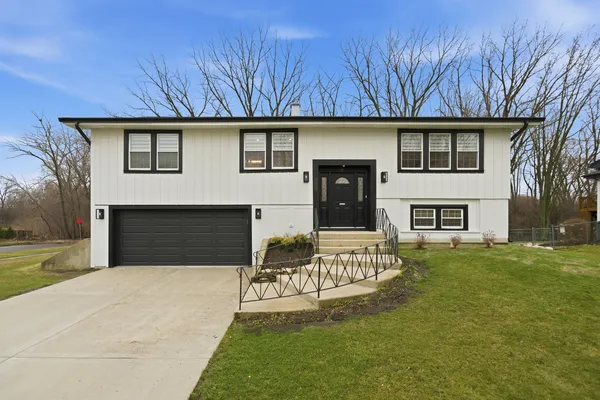 $5,000 | 2S245 Mayfield Lane, Glen Ellyn, IL 60137