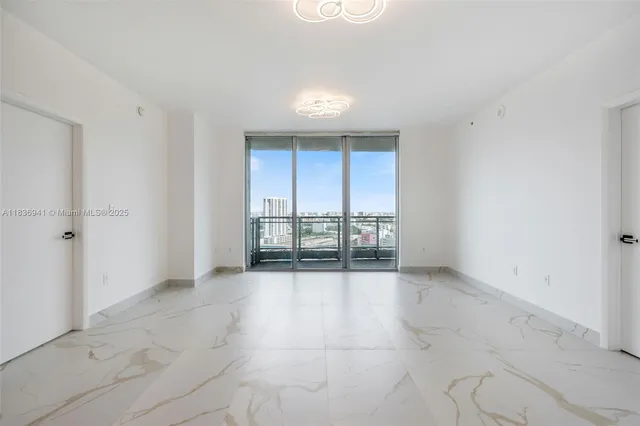 $565,000 | 90 Southwest 3rd Street, Unit 2506, Miami, FL 33130