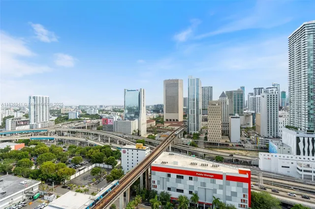 $565,000 | 90 Southwest 3rd Street, Unit 2506, Miami, FL 33130