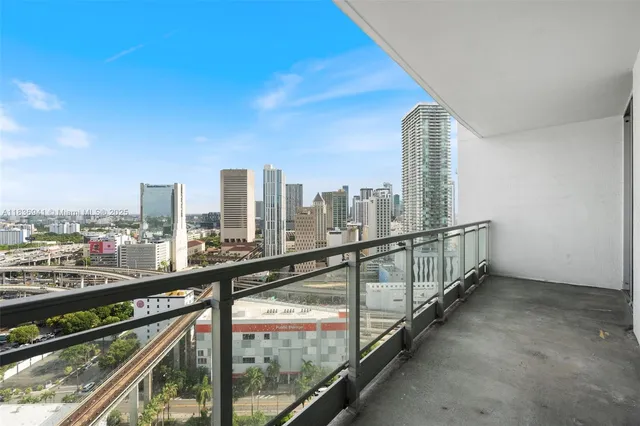 $565,000 | 90 Southwest 3rd Street, Unit 2506, Miami, FL 33130
