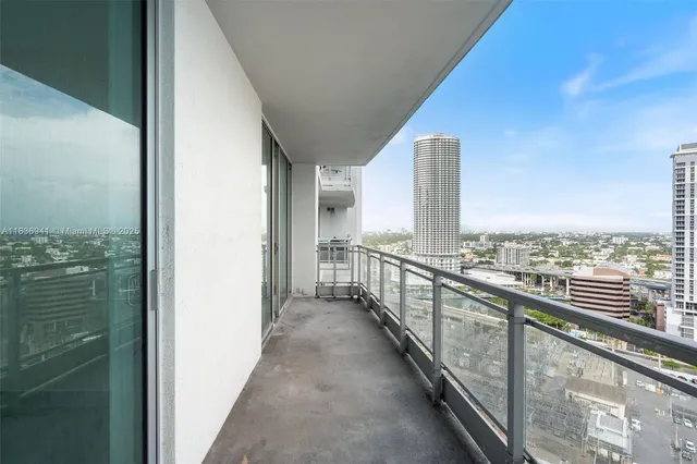 $565,000 | 90 Southwest 3rd Street, Unit 2506, Miami, FL 33130