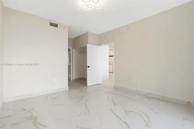 $565,000 | 90 Southwest 3rd Street, Unit 2506, Miami, FL 33130