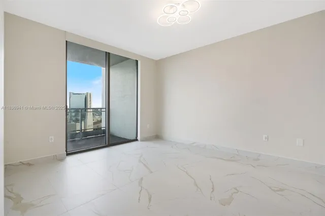 $565,000 | 90 Southwest 3rd Street, Unit 2506, Miami, FL 33130