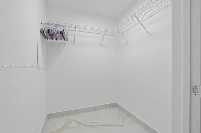 $565,000 | 90 Southwest 3rd Street, Unit 2506, Miami, FL 33130