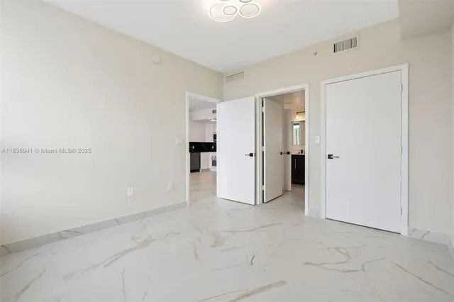 $565,000 | 90 Southwest 3rd Street, Unit 2506, Miami, FL 33130