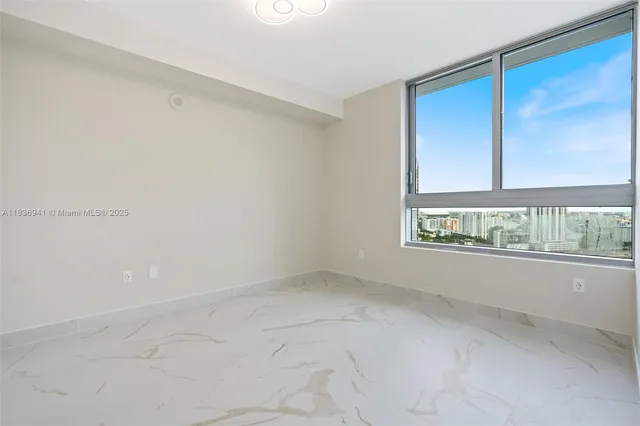 $565,000 | 90 Southwest 3rd Street, Unit 2506, Miami, FL 33130