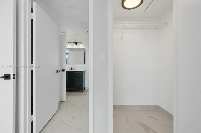 $565,000 | 90 Southwest 3rd Street, Unit 2506, Miami, FL 33130