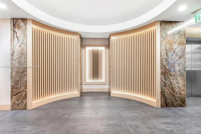 $565,000 | 90 Southwest 3rd Street, Unit 2506, Miami, FL 33130