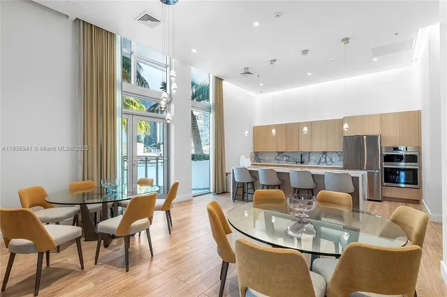 $565,000 | 90 Southwest 3rd Street, Unit 2506, Miami, FL 33130